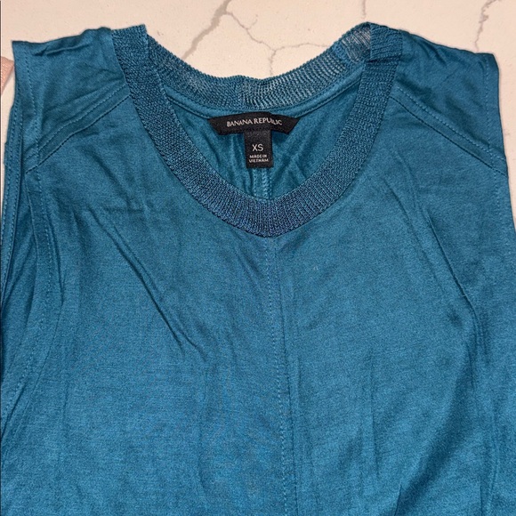 Women’s Banana Republic XS Sleeveless Knit Tank Tops - Picture 2 of 7